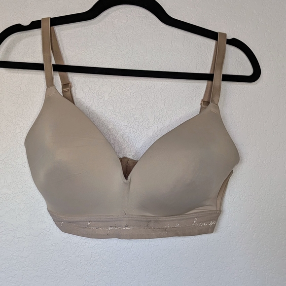 Victoria's Secret Tan Wireless Bra Seamless Everyday Comfort - Picture 1 of 3